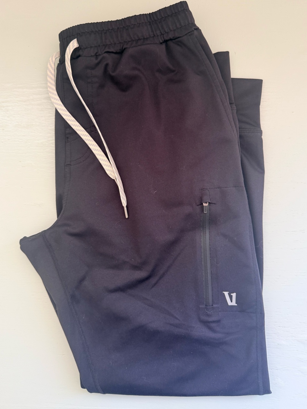 Vuori Black Men's Jogger Sweatpants with White Drawstring